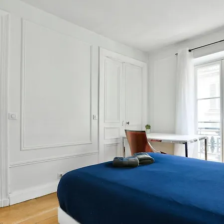 Apartment Quartier Champs-elysees 3 *