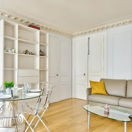 Apartamento Quartier Champs-elysees 3 *